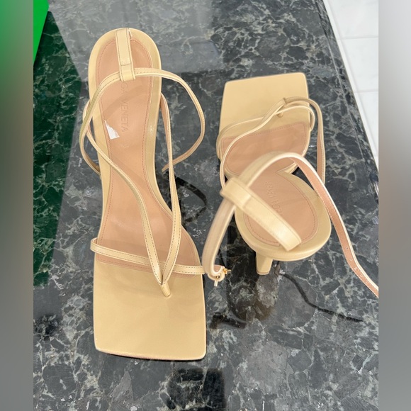 Bottega Veneta Beige Strappy Heels - Picture 6 of 9